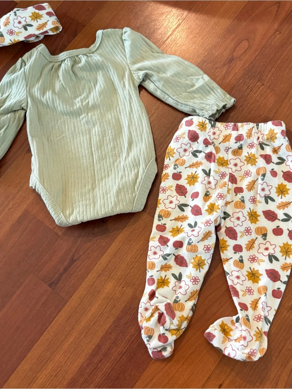 Fall Outfit—long sleeve onesie, pants, & bow 0-3 months pumpkins, leaves, acorns